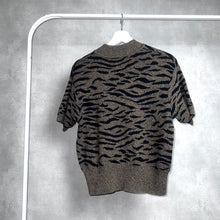 画像をギャラリービューアに読み込む, EURO 80-90'S / ZEBRA SHORT SLEEVE PO KNIT