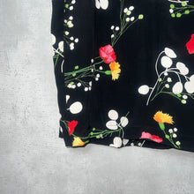 画像をギャラリービューアに読み込む, 80-90'S UK製 / FLORAL PATTERN WRAP SKIRT