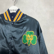 画像をギャラリービューアに読み込む, 80'S USA製 / NOTRE DAME NYLON STADIUM JKT (UNISEX)