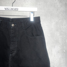 画像をギャラリービューアに読み込む, 90' S USA製 *GUESS* / BLACK DENIM SHORTS