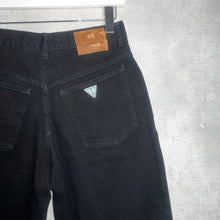 画像をギャラリービューアに読み込む, 90' S USA製 *GUESS* / BLACK DENIM SHORTS
