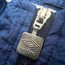 画像をギャラリービューアに読み込む, 80-90'S *UMBRO* / EMBROIDERED LOGO ZIP-UP JKT 32