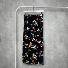 画像をギャラリービューアに読み込む, 80-90&#39;S UK製 / FLORAL PATTERN WRAP SKIRT
