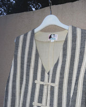 画像をギャラリービューアに読み込む, STRIP PATTERN CHINESE BUTTON LINEN VEST / 80&#39;S ITALY

