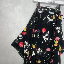 画像をギャラリービューアに読み込む, 80-90&#39;S UK製 / FLORAL PATTERN WRAP SKIRT
