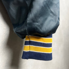 画像をギャラリービューアに読み込む, 80&#39;S USA製 / NOTRE DAME NYLON STADIUM JKT (UNISEX)
