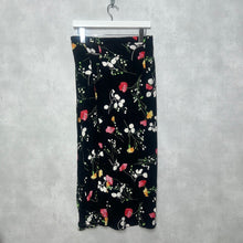 画像をギャラリービューアに読み込む, 80-90&#39;S UK製 / FLORAL PATTERN WRAP SKIRT
