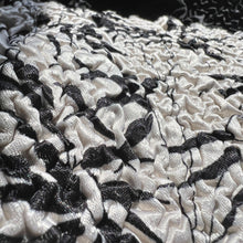 画像をギャラリービューアに読み込む, REVERSIBLE PLEATED BLOUSE
